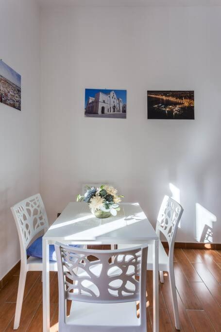 Dimora Donna Vittoria Apartman Bari Kültér fotó