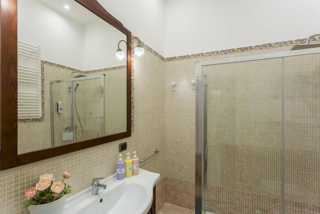 Dimora Donna Vittoria Apartman Bari Kültér fotó